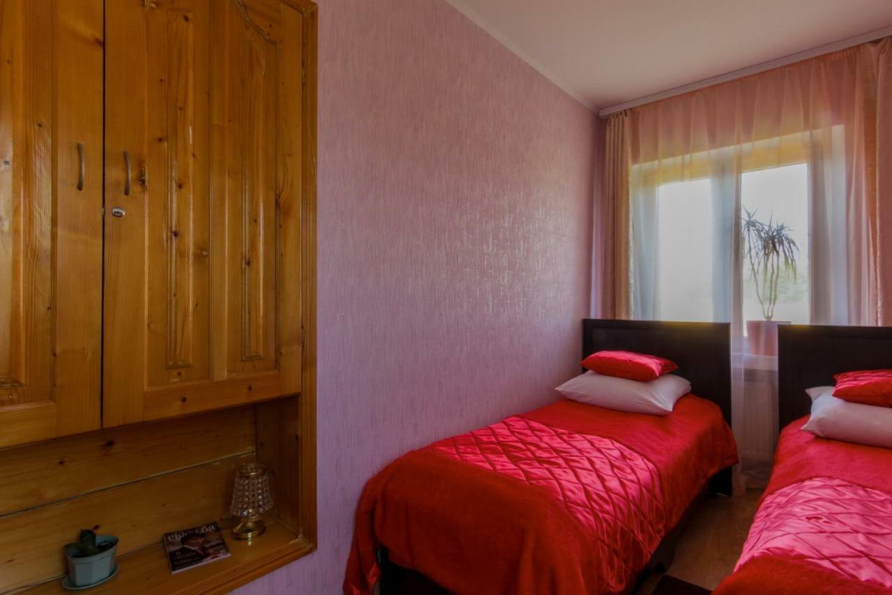 Rooms With Fortetsya View Kamianets-Podilskyi Exterior foto