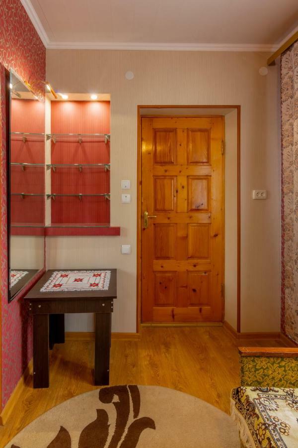 Rooms With Fortetsya View Kamianets-Podilskyi Exterior foto